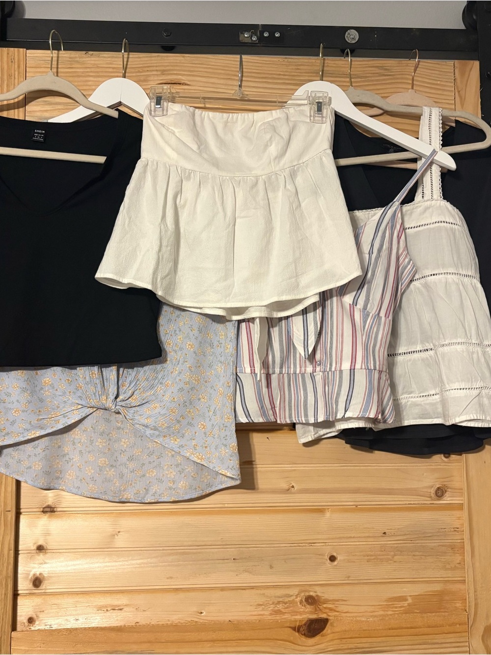 6 small Summer tops